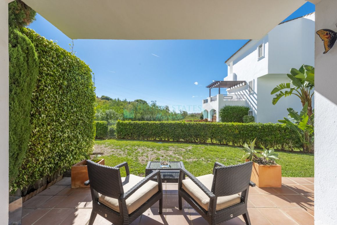 Apartamento Planta Baja en Los Arqueros, Benahavis