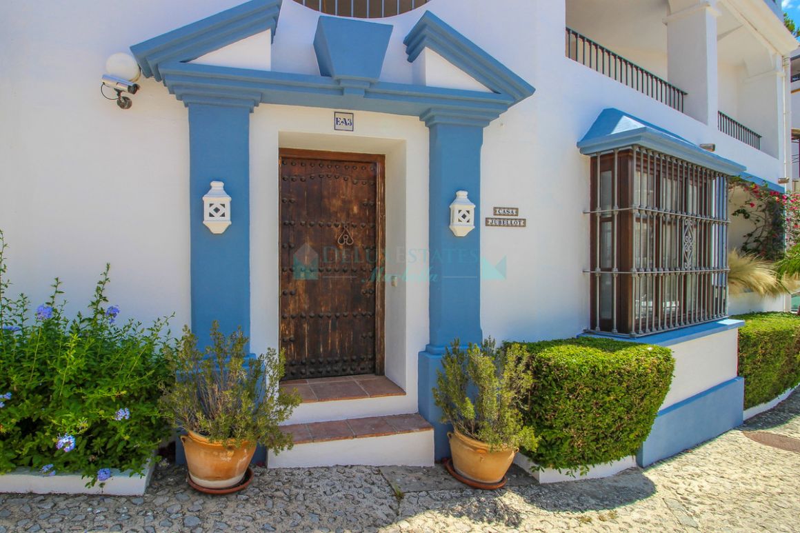 Town House for sale in  La Heredia, Benahavis