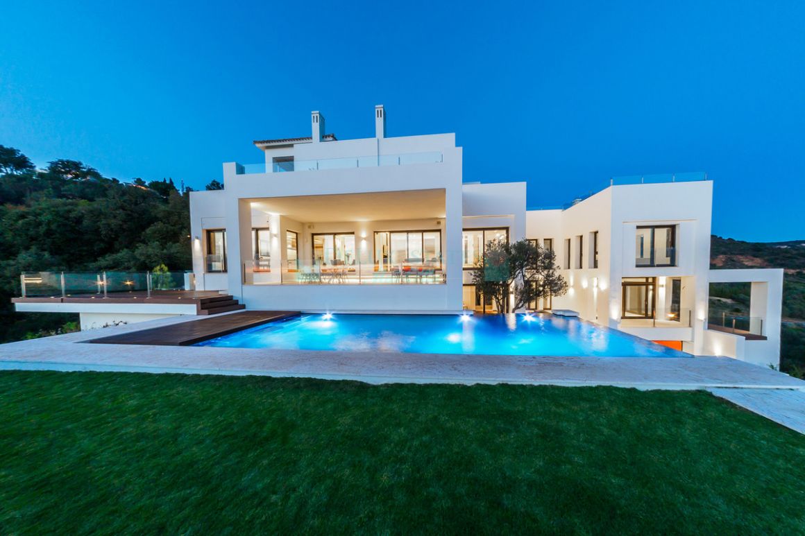Villa en venta en  Los Monteros, Marbella Este