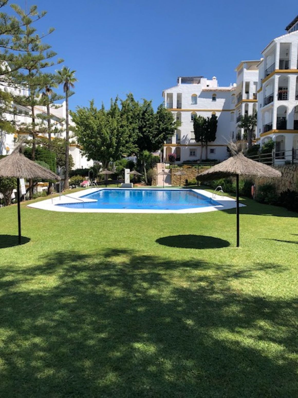 Apartamento en venta en Benahavis