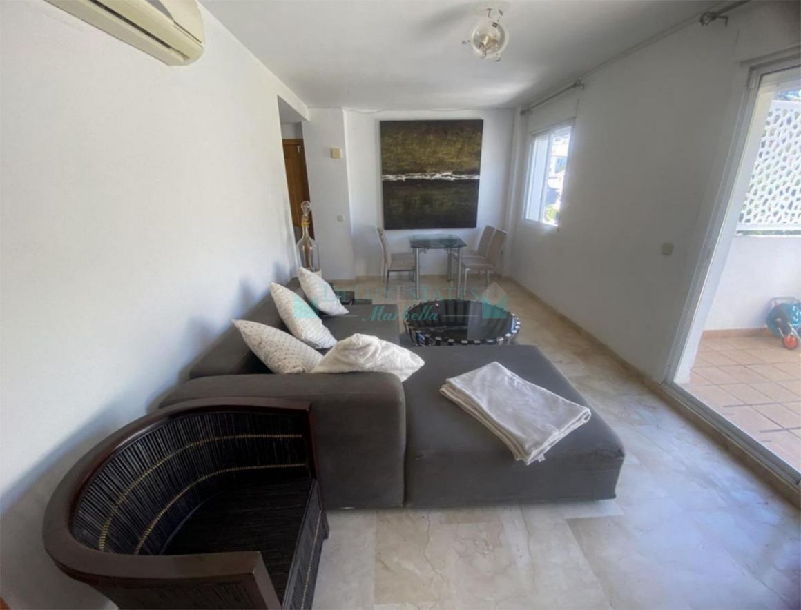 Apartamento en venta en Benahavis