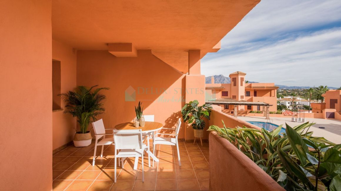 Apartment for sale in Benahavis