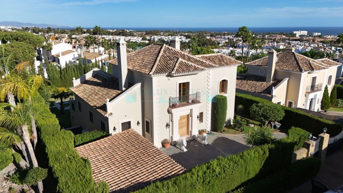 Villa for rent in  El Paraiso, Estepona