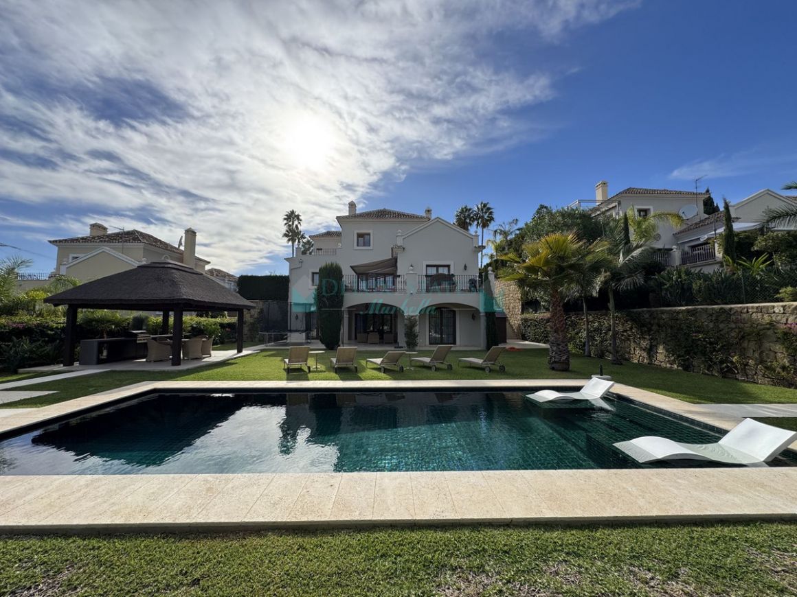 Villa en alquiler en  El Paraiso, Estepona