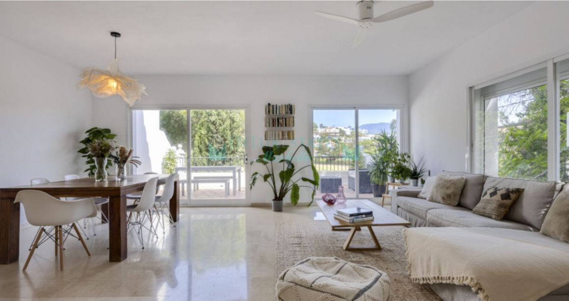 Town House for sale in Benahavis