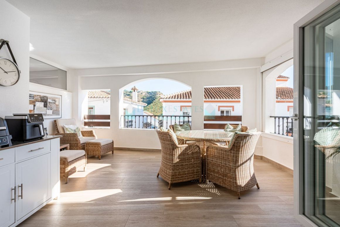 Apartment for sale in Benahavis