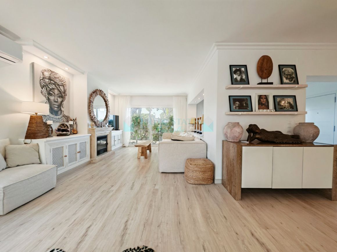 Villa en venta en  Las Chapas, Marbella Este