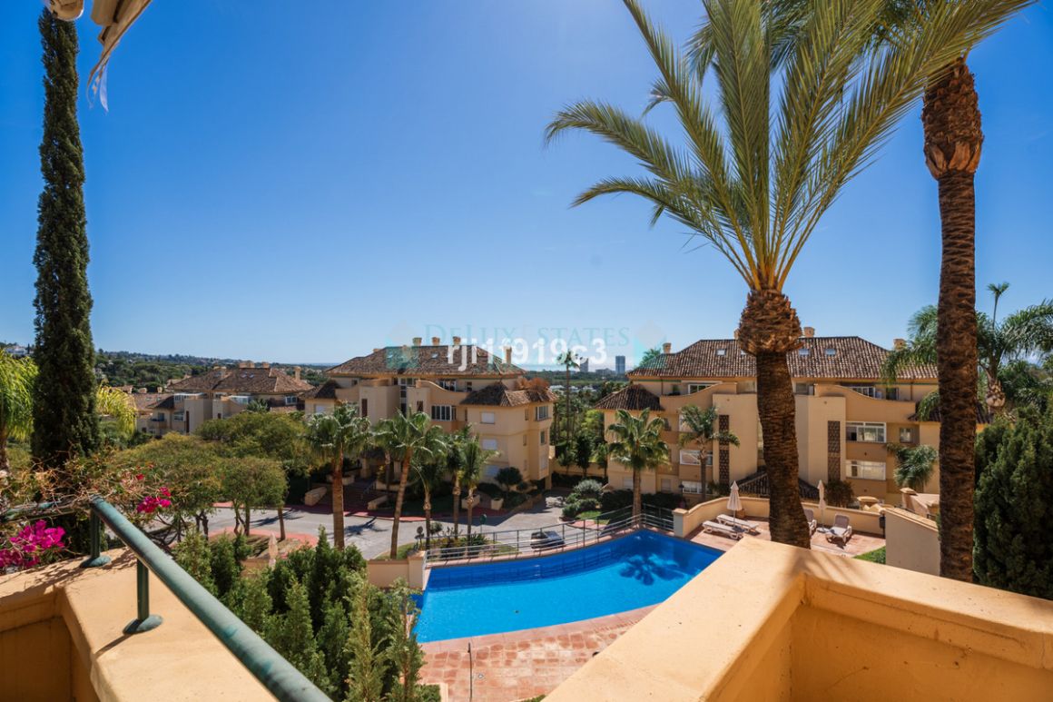 Apartamento Planta Baja en venta en  Elviria, Marbella Este