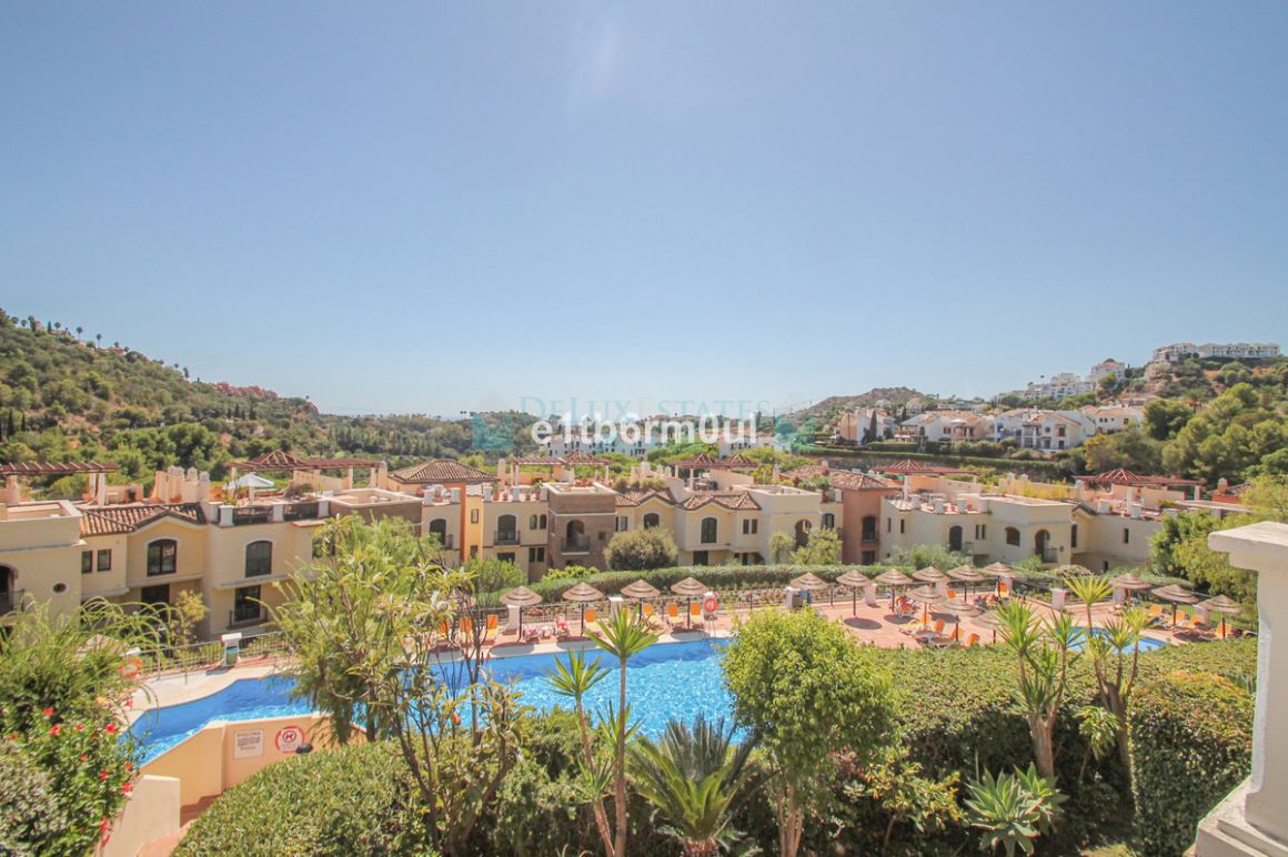 Apartamento en venta en Benahavis