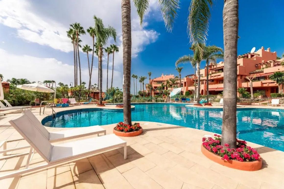 Apartamento Planta Baja en venta en  New Golden Mile, Estepona
