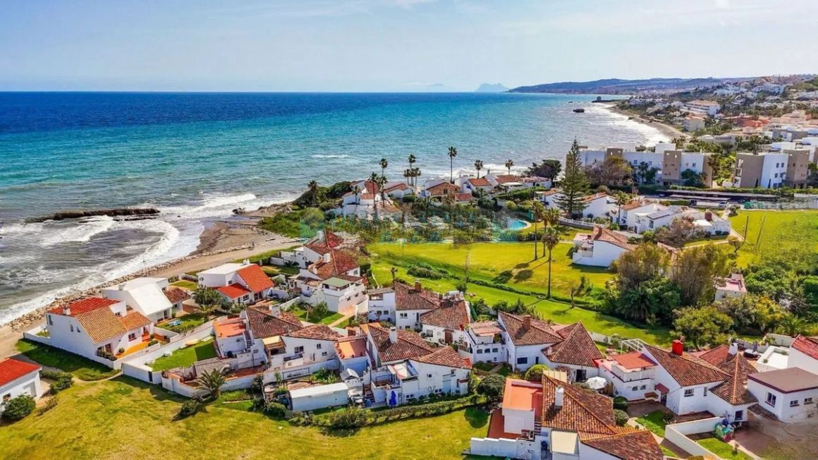 Town House for sale in Estepona