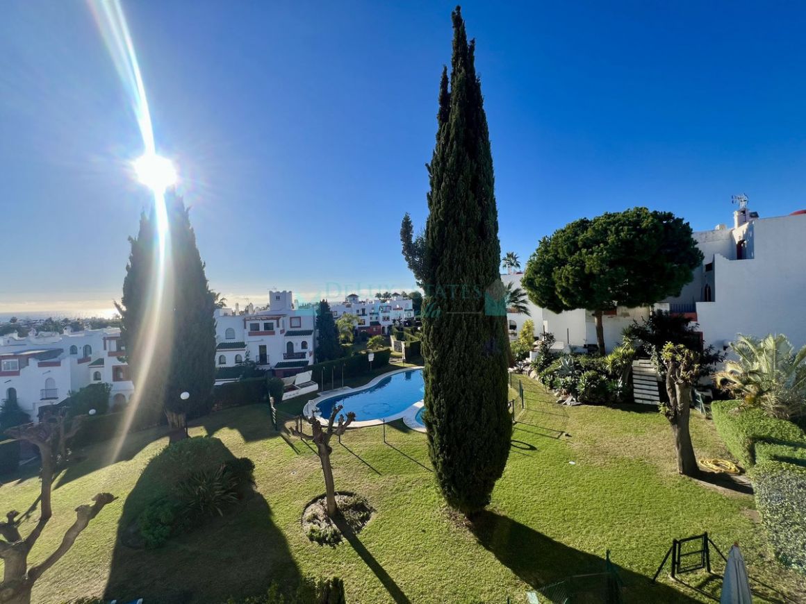 Town House for sale in Estepona