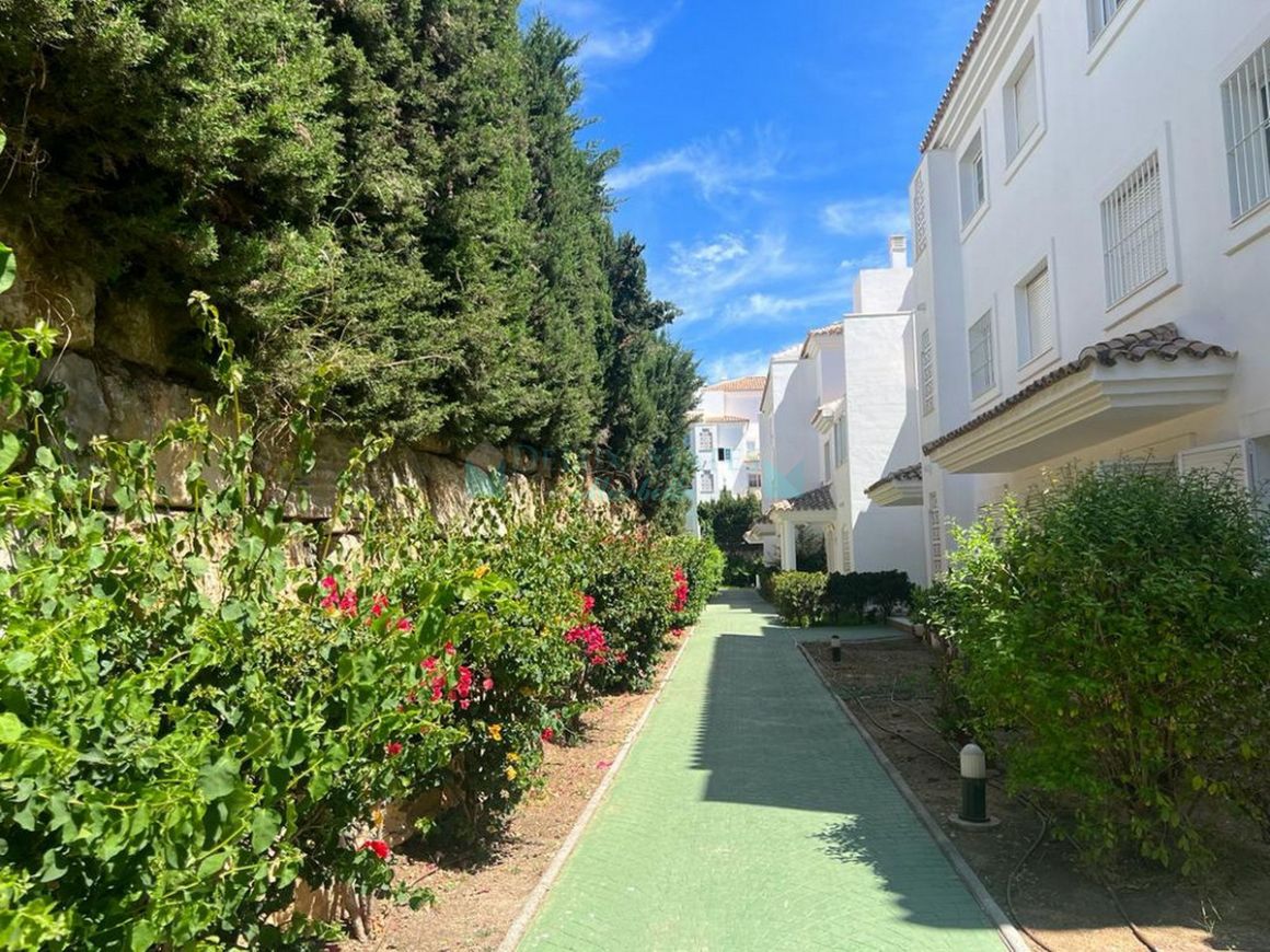 Apartamento Planta Baja en Rio Real, Marbella Este