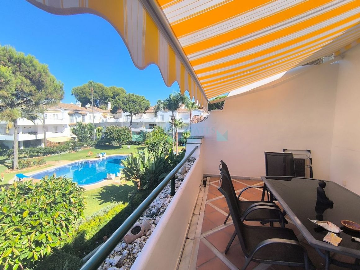 Apartment for rent in  El Presidente, Estepona