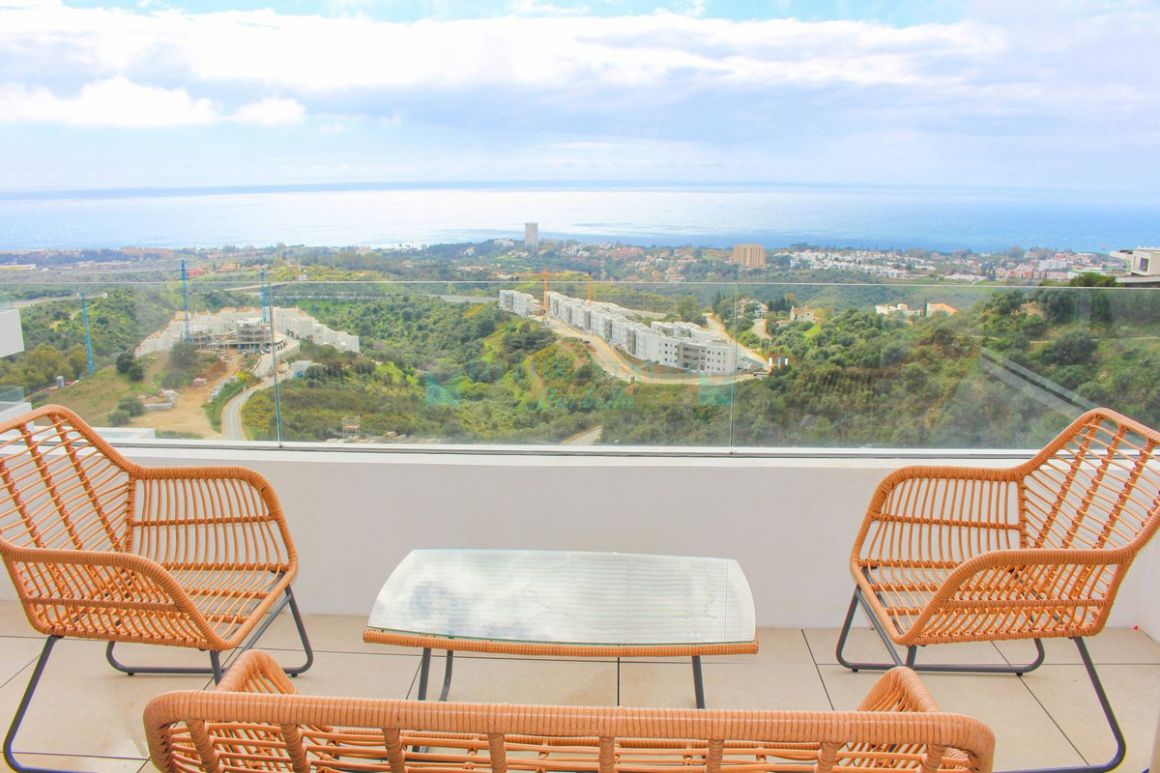 Apartment for rent in  Los Altos de los Monteros, Marbella East