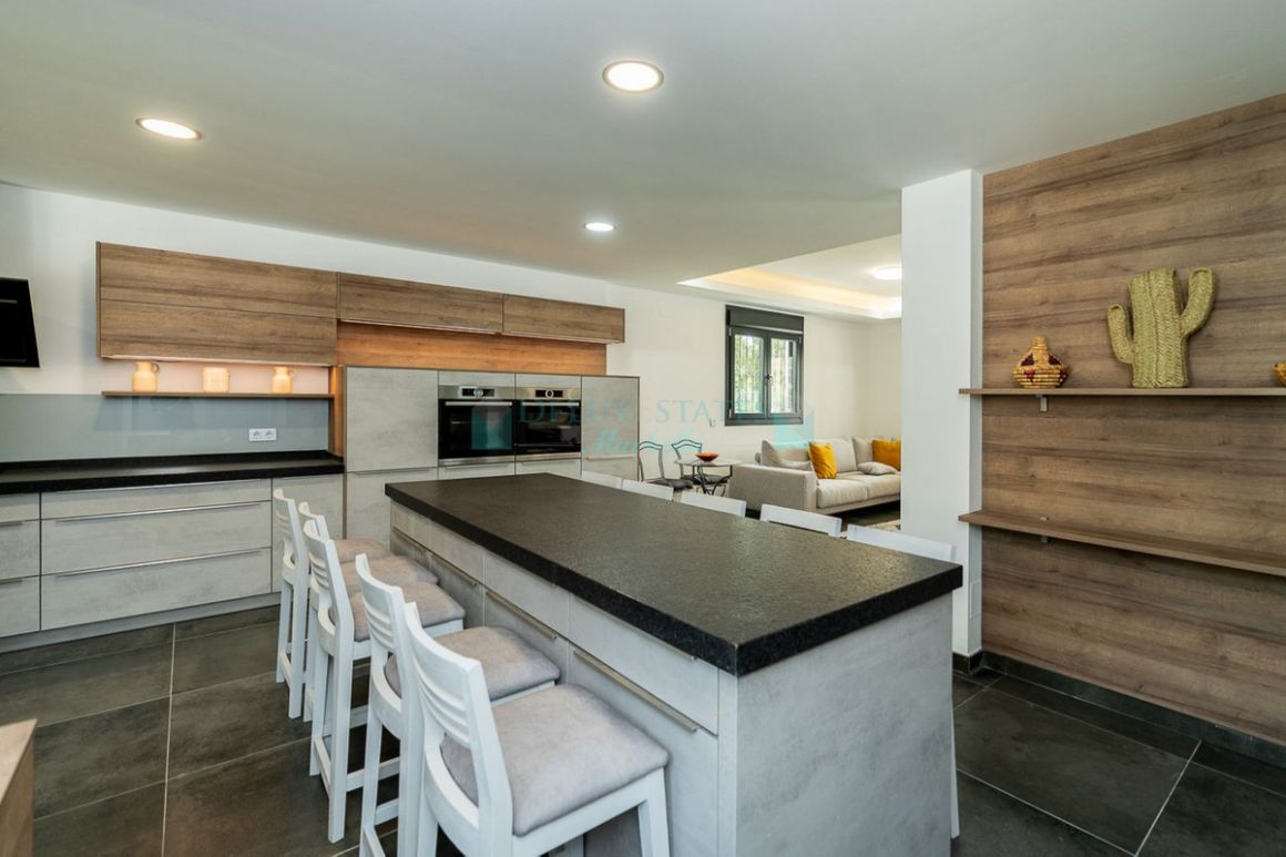 Villa for rent in Nueva Andalucia