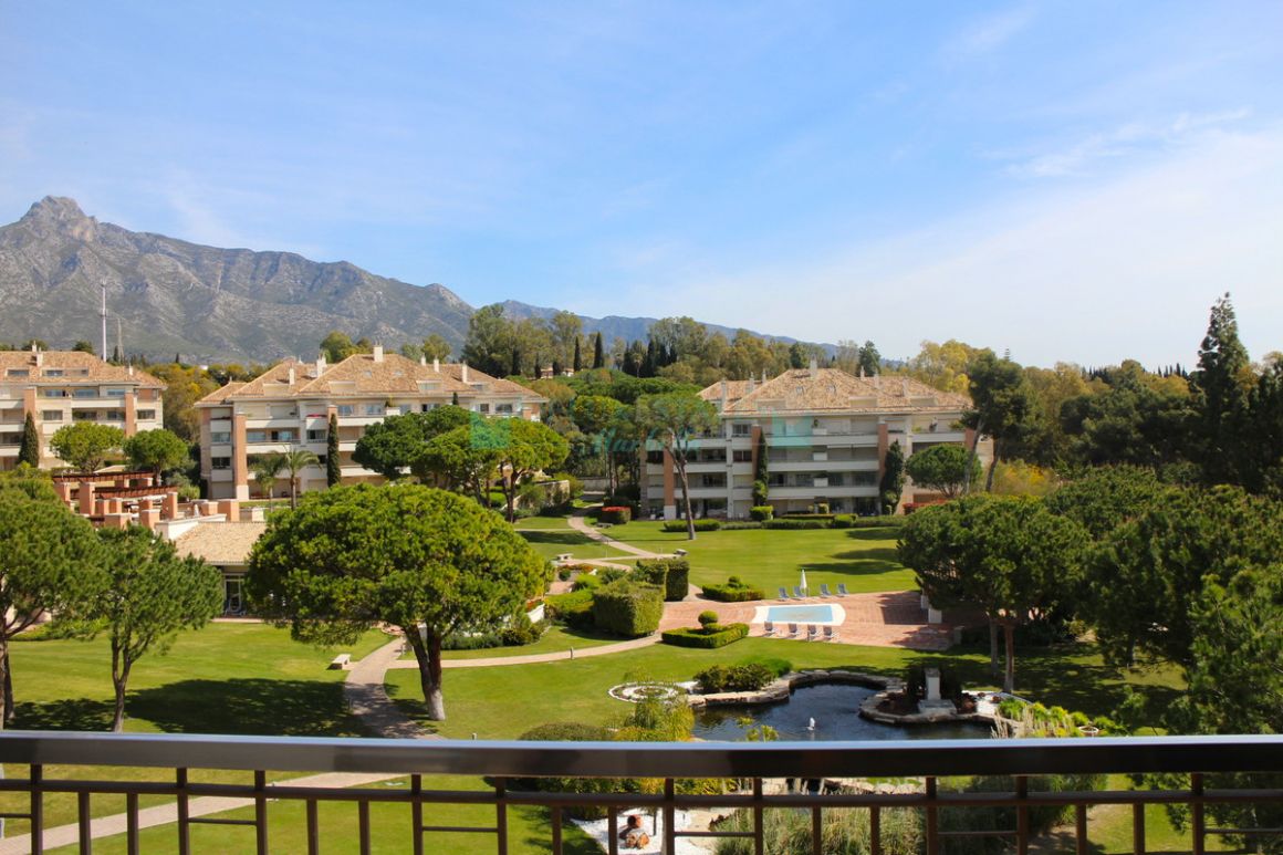 Penthouse for rent in Marbella Golden Mile