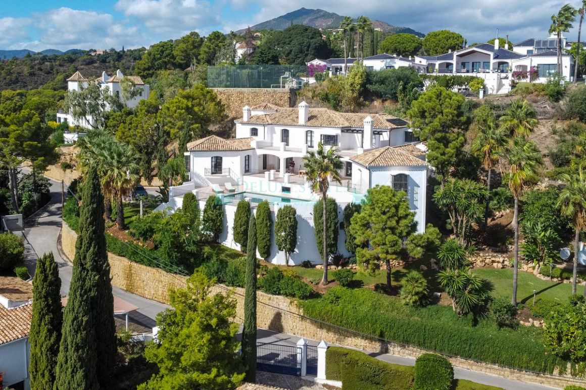 Villa for sale in Benahavis