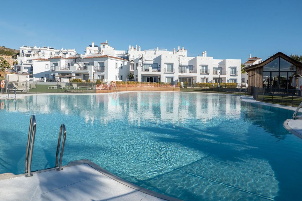 Apartamento Planta Baja en venta en  El Paraiso, Estepona