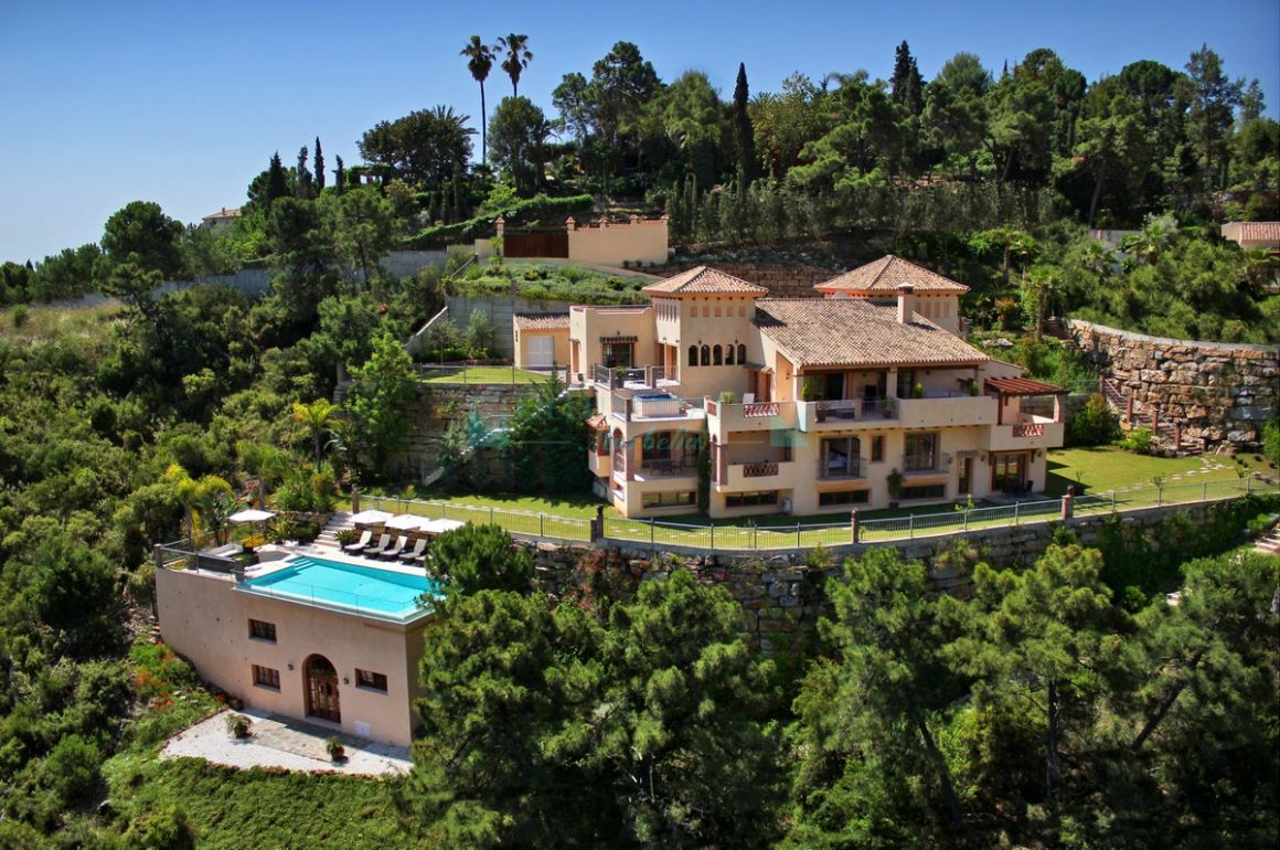 Villa for sale in  El Madroñal, Benahavis