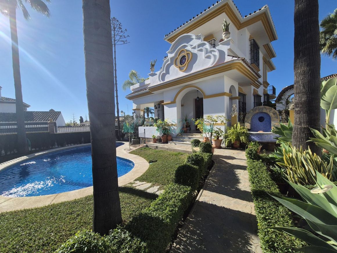 Villa for sale in San Pedro de Alcantara