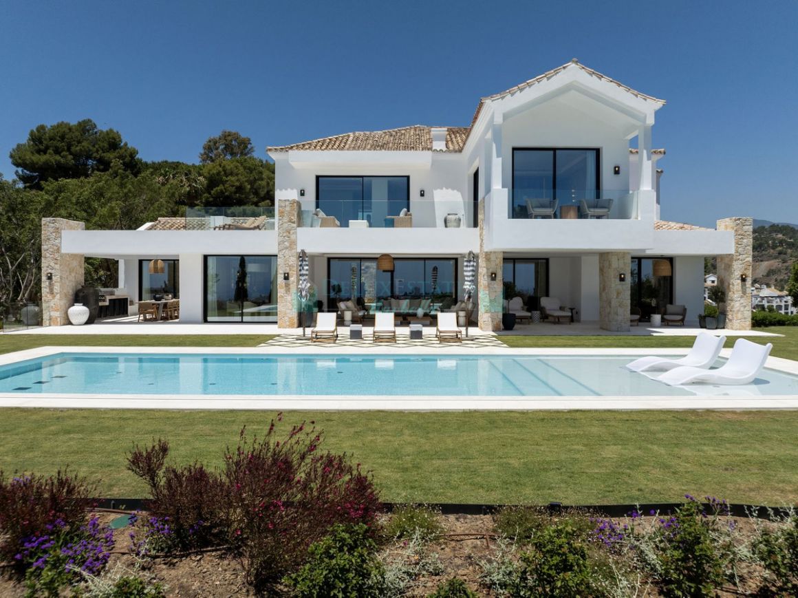 Villa for sale in Benahavis