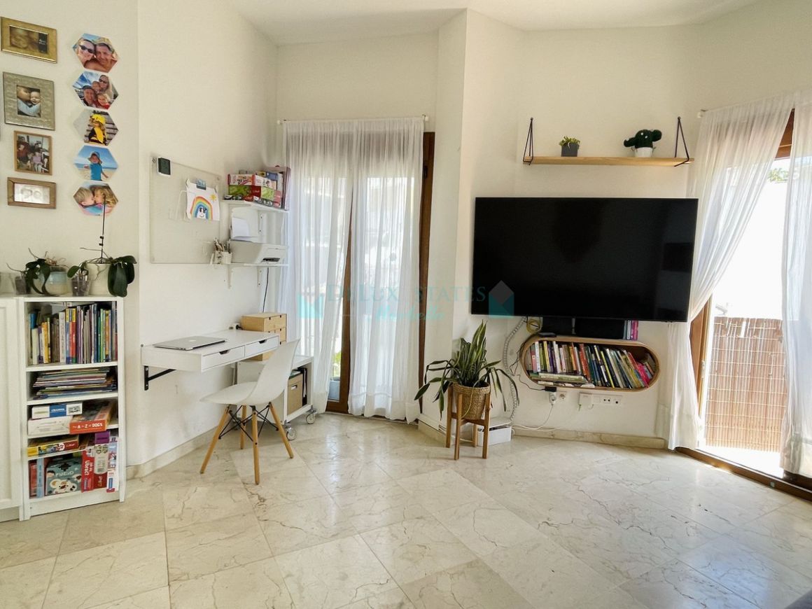 Apartamento en venta en Benahavis