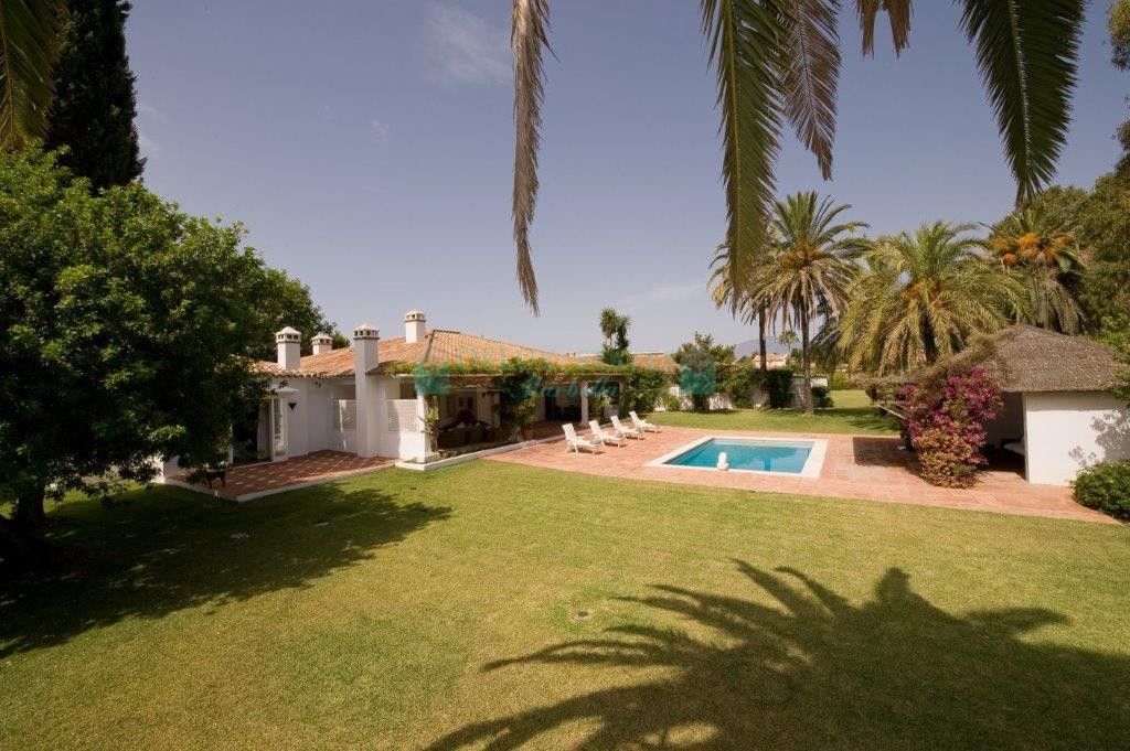 Villa en venta en  Guadalmina Baja, San Pedro de Alcantara