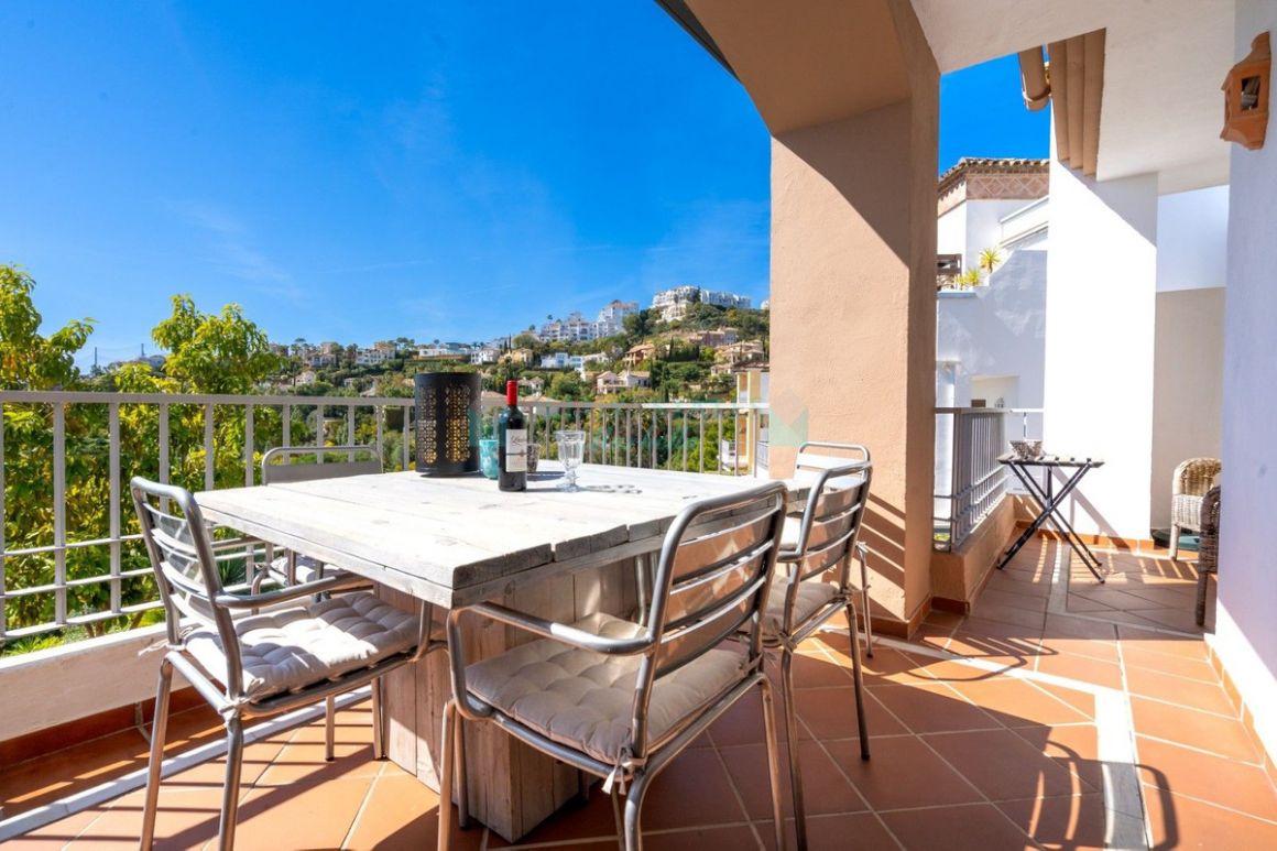 Apartamento en Los Arqueros, Benahavis