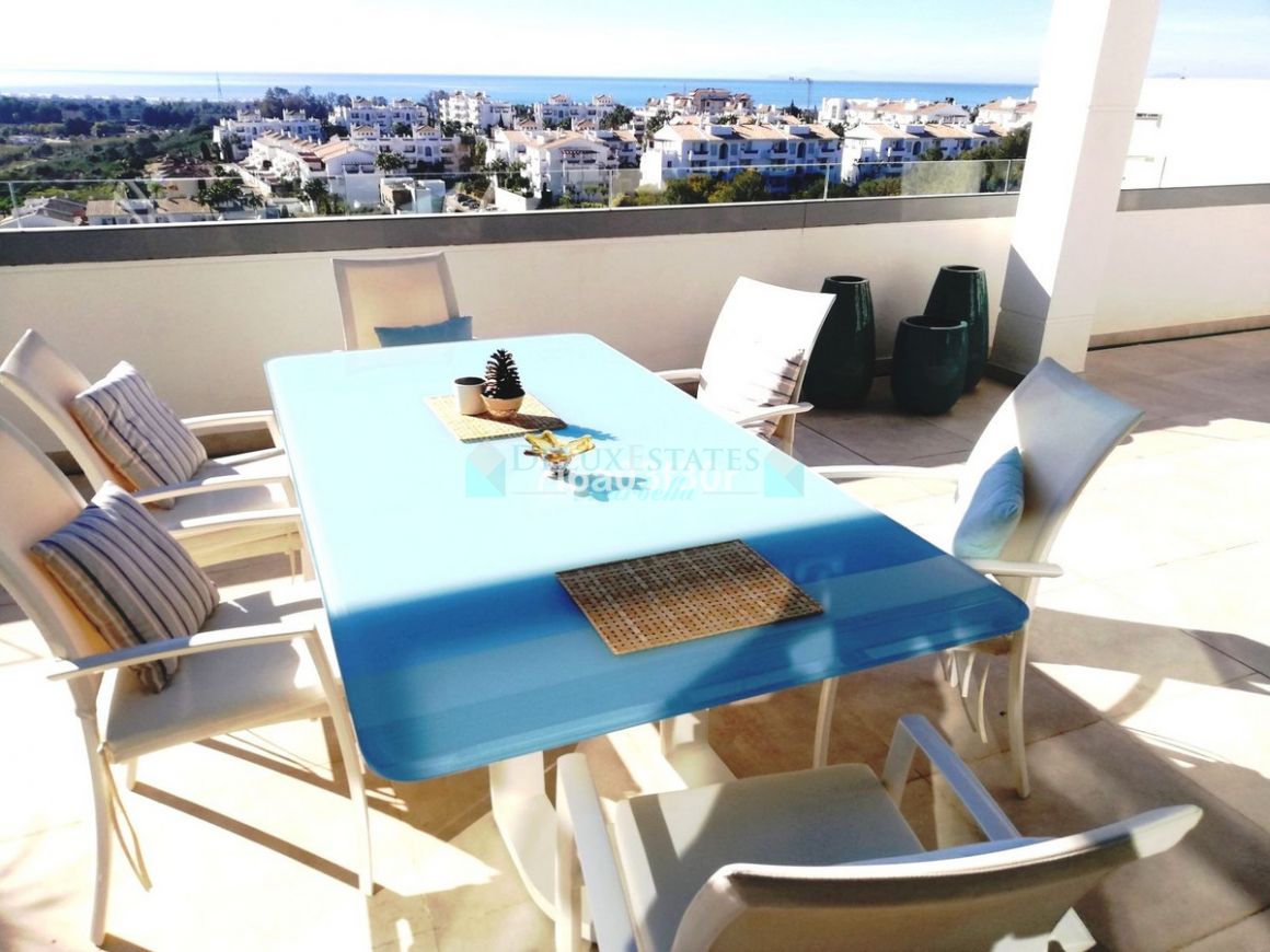 Penthouse for rent in  New Golden Mile, Estepona