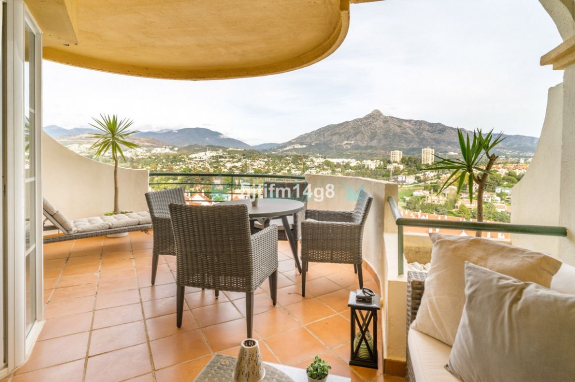 Apartment for sale in Nueva Andalucia