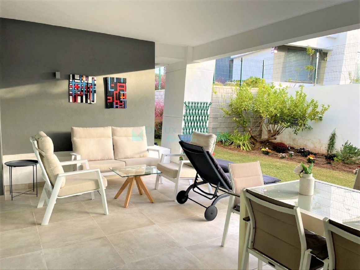 Apartamento Planta Baja en venta en  New Golden Mile, Estepona