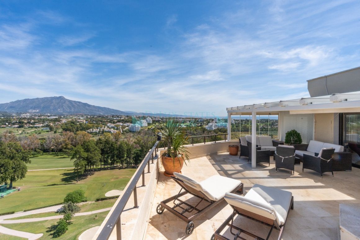 Penthouse for rent in Estepona