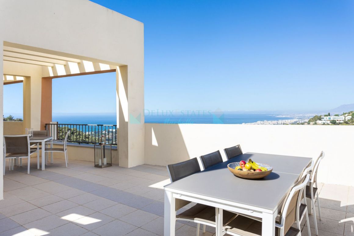 Penthouse for sale in  Los Monteros, Marbella East