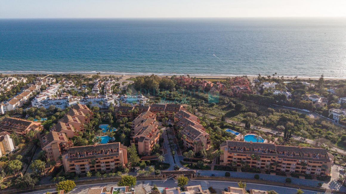 Apartment for sale in  Bahia de Marbella, Marbella East