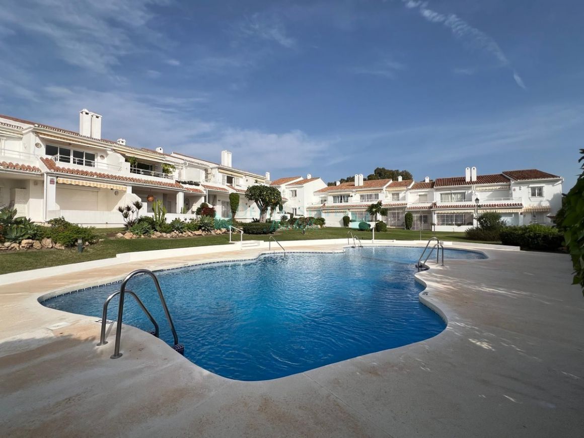 Penthouse in El Paraiso, Estepona