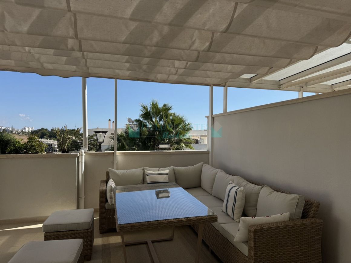 Penthouse for rent in Nueva Andalucia