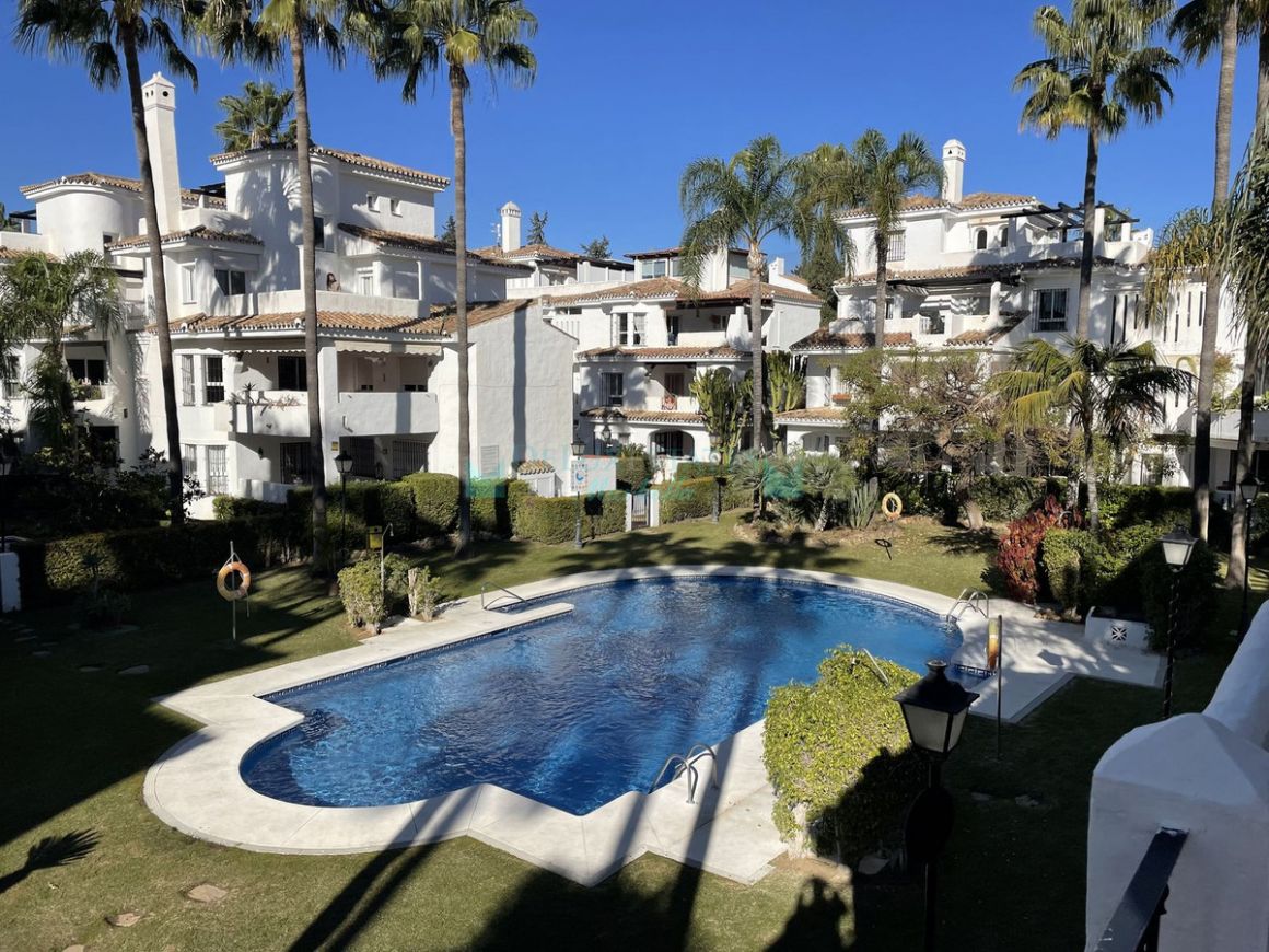 Apartment for rent in Nueva Andalucia