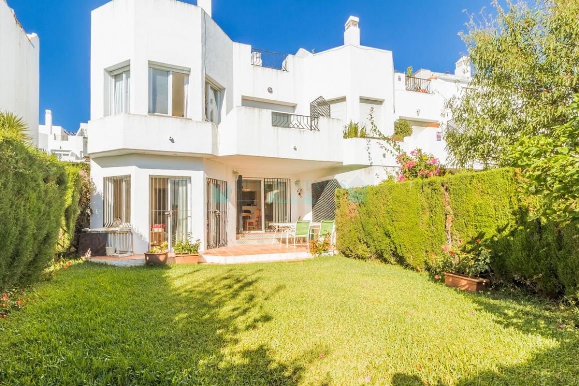 Town House for sale in  Selwo, Estepona