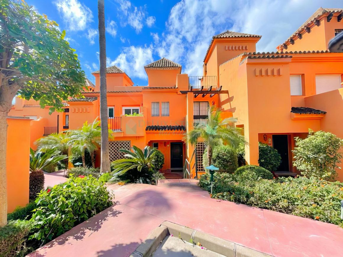 Town House in El Paraiso, Estepona