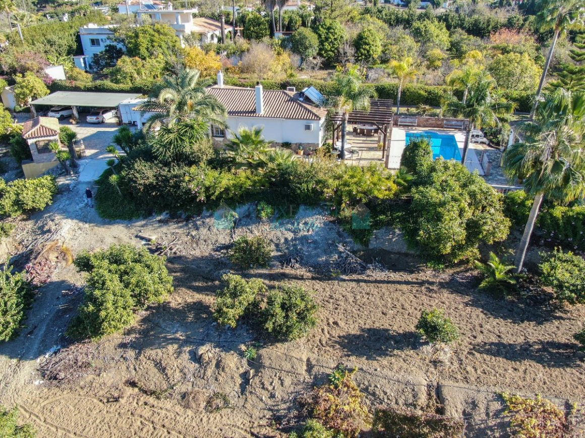 Finca en venta en Estepona