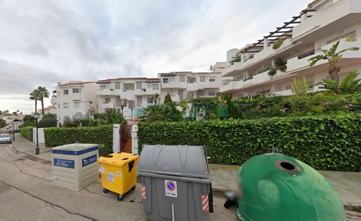 Apartamento en venta en  Bel Air, Estepona