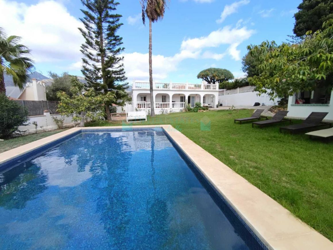 Semi Detached Villa in Rio Real, Marbella East