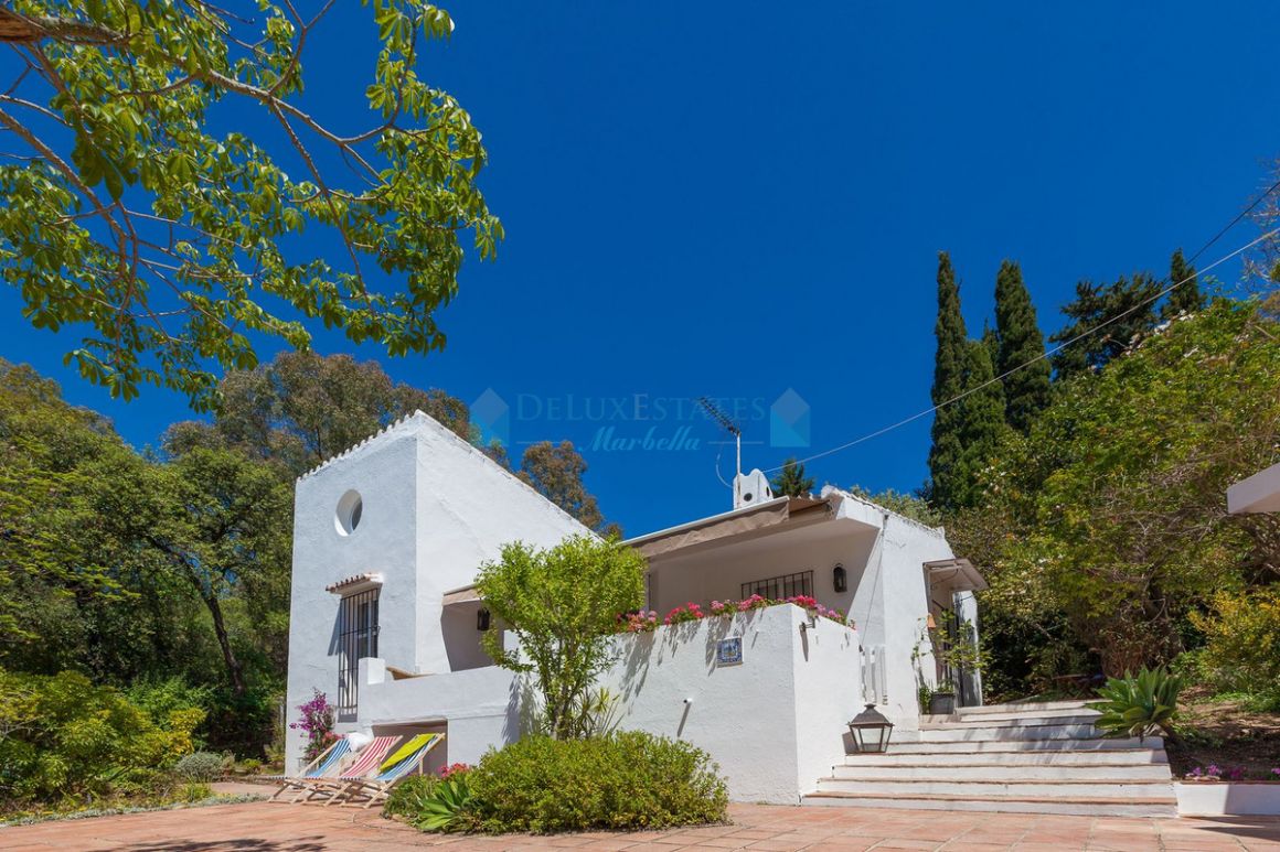 Villa for sale in Estepona