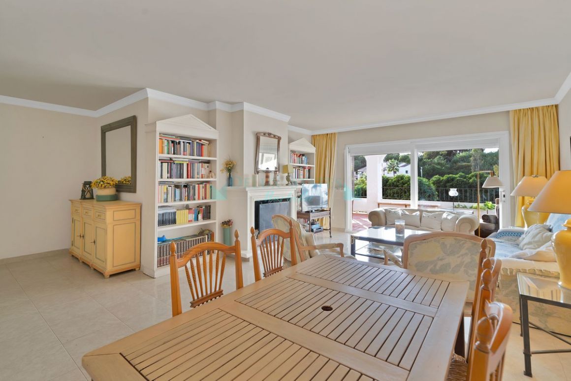 Apartment for sale in  La Quinta, Benahavis