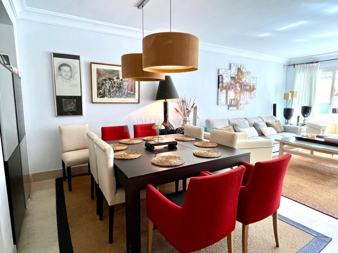 Apartment for sale in  Rio Real, Marbella East