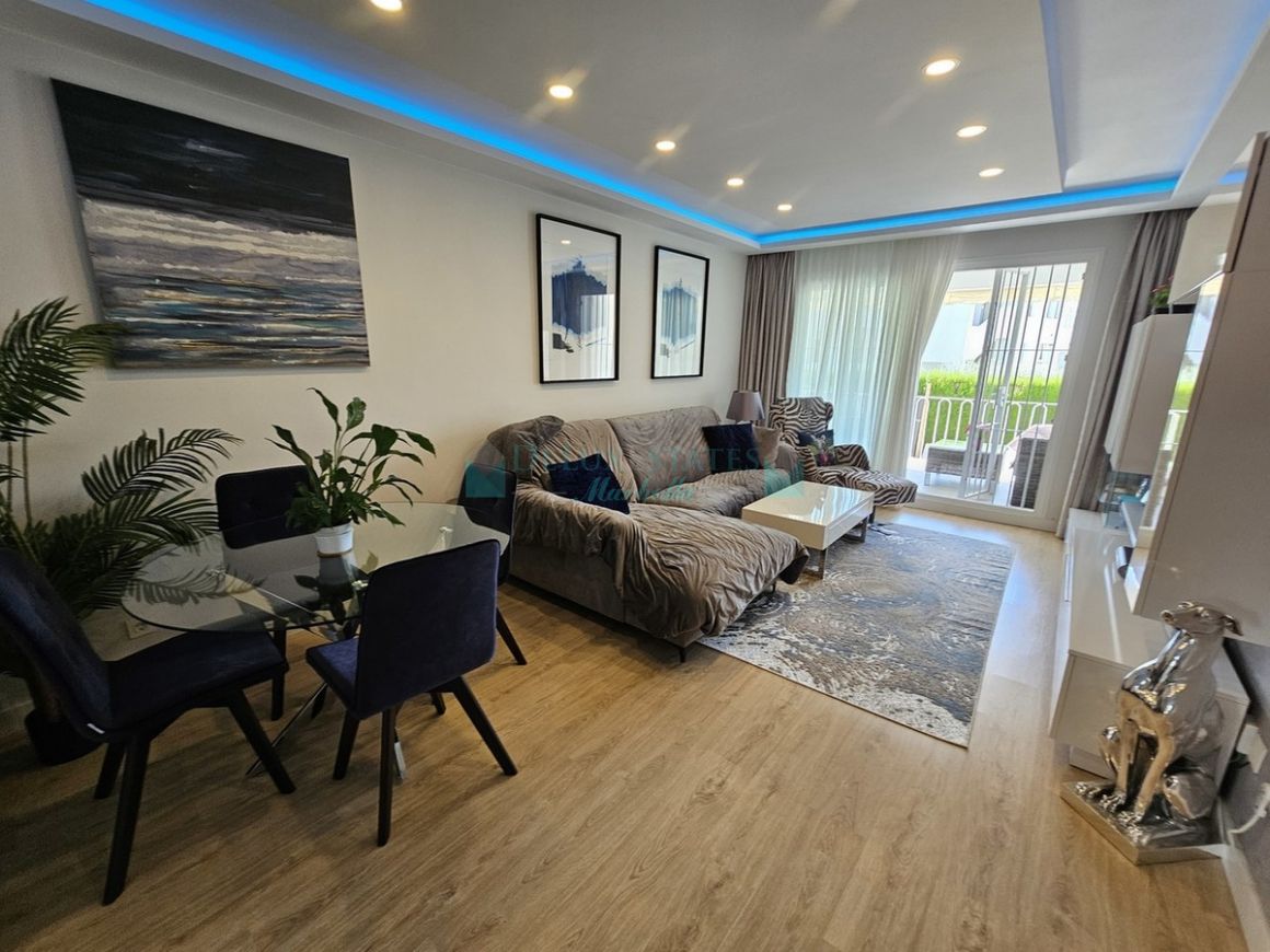 Ground Floor Apartment for sale in  El Paraiso, Estepona