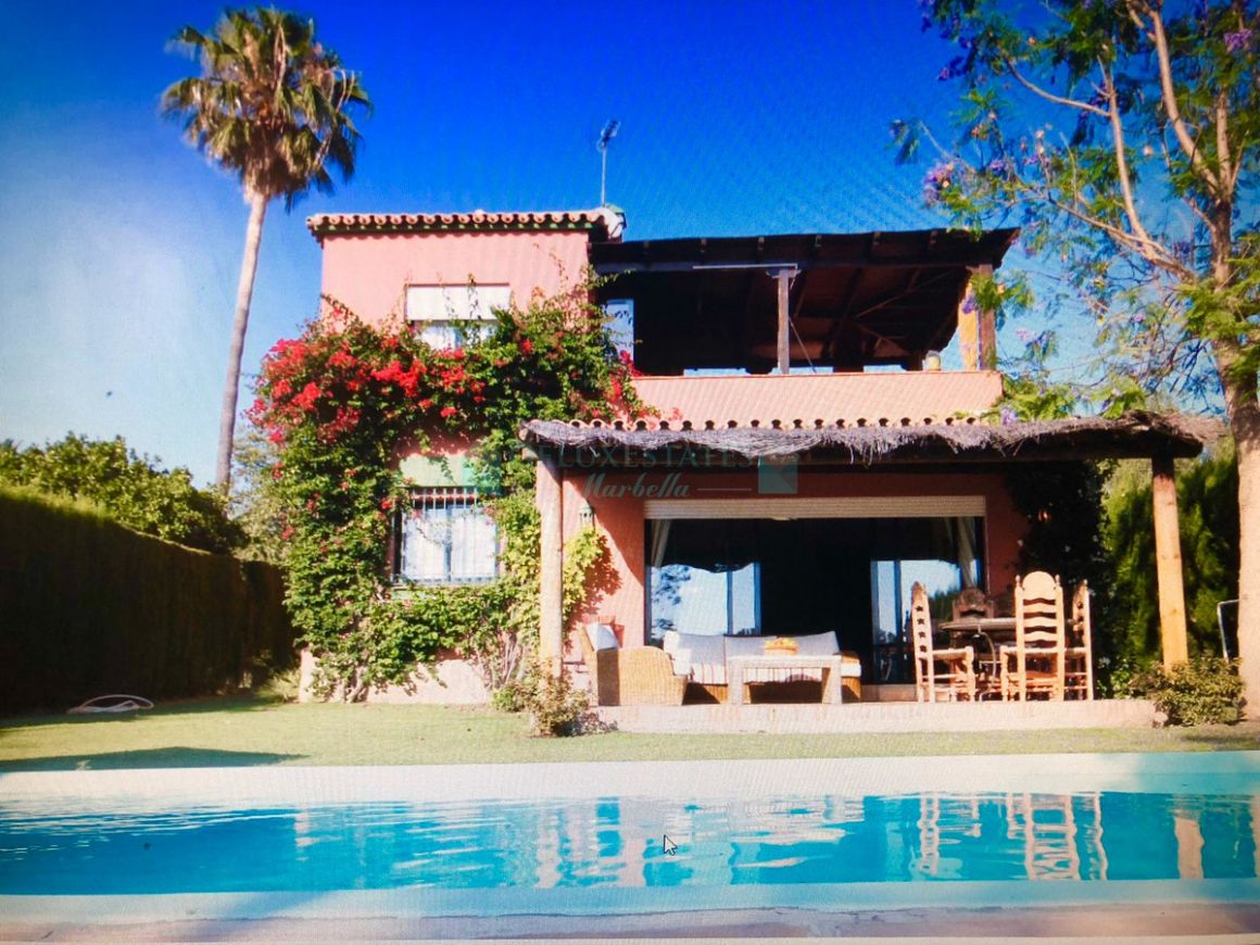 Villa en alquiler en  Guadalmina Alta, San Pedro de Alcantara