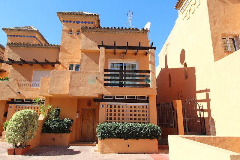 Semi Detached Villa for rent in Marbella Golden Mile
