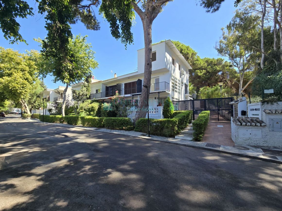 Town House for rent in  Elviria, Marbella East